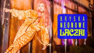 Kadr z teledysku Neonowe laczki tekst piosenki Bryska