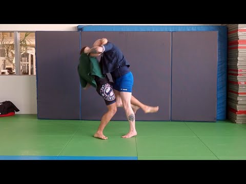 Techniques for Irish Collar and Elbow Wrestling: Cor Sála Istigh (Inside Hook / Inside Back Heel)