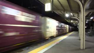 preview picture of video 'Freight train @ Tamana station （夜の貨物列車）'