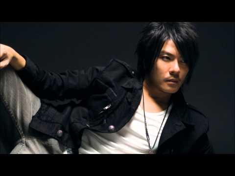 彼はあなたをとても愛しているに違いありません。 (【聽歌學英文-東洋風】阿杜 他一定很愛妳 英文字幕版)