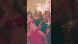 #MouniRoy Dancing Video 💃⚡ #Fakeeran 💘💥 #ytshorts 🤩 Dance Video | Video Status