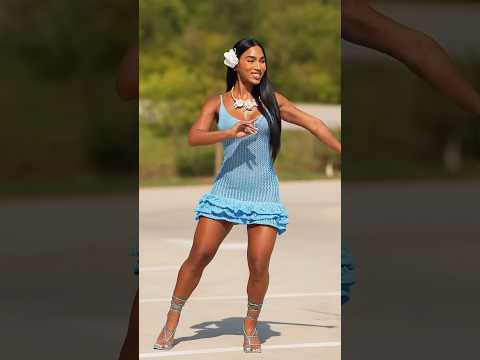 Brindo con agua 🥂 I love bachata #bachata #bachatalover #bachatadance #aventura 💃🏽🫶🏽✨