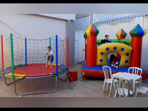 Vamos Pula? Pula Pula inflável da Playtoys ou cama elástica tradicional