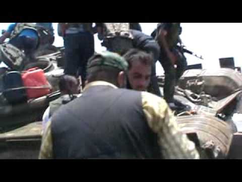 رصد دبابة  مدمرة على أوتستراد حلب - غازي عنتاب بعد استهدافها من قبل كتيبة أحفاد عمر