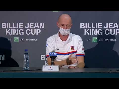 P. Pála, L. Hradecká a K. Siniaková po prohře se Švýcarskem | BJKC 2021