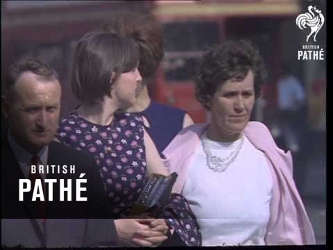 People In Street (1968)