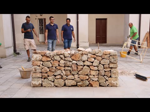 Corso sulla costruzione del muretto a secco.