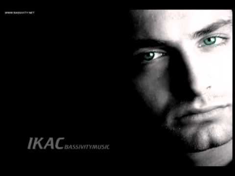 Ikac i Sindy - u krevetu