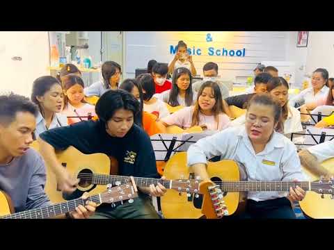 (ဝါဆို) Guitar Class မှာ ကျောင်းသားတွေ အပျော်လေးစုတီးဖြစ်တဲ့သီချင်းလေးတစ်ပုဒ်ကိုတင်ပေးလိုက်ပါတယ်နော်