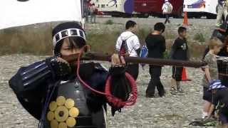 preview picture of video 'Demonstration of Japanese traditional matchlock by Samurai Girl'