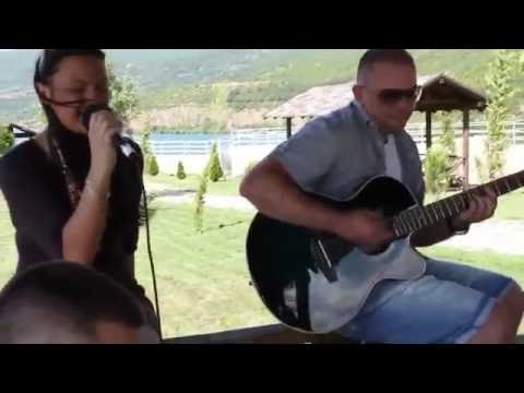 A Girl Between Maniacs - Sing It Back (Moloko) - Unplugged