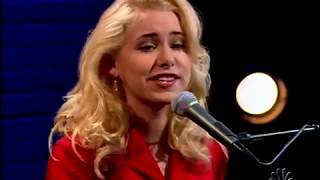 Late Night 'Nellie McKay (live) 12/21/04