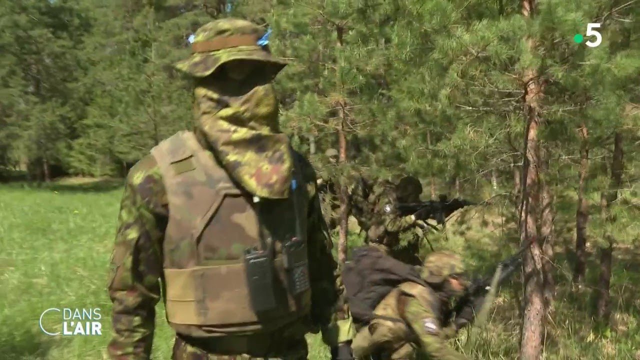 Otan : avec les soldats français en Estonie - Reportage #cdanslair 27.06.2022