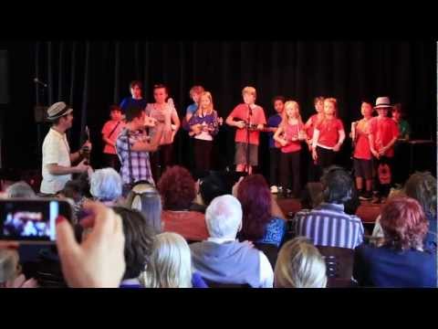 James Hazelden - You Make Me Feel - Live at the Melbourne Ukulele Festival