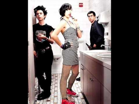 Yeah Yeah Yeahs Vs Peaches Vs Mgmt Vs Soulwax - Fuck The Kids (Eve Massacre Mash Up)
