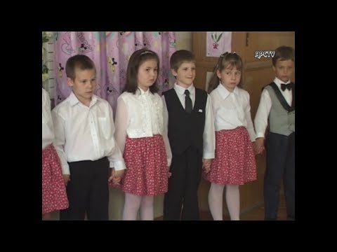 Apci Iskola Anyák Napja 2006-ban