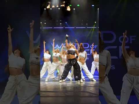 On the flooor Jlo🔥 full performance out now on my main channel 🔥