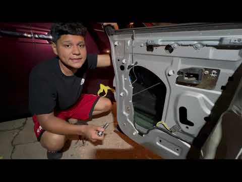 03 Lincoln Town car  (How to replace a Window Regulator)