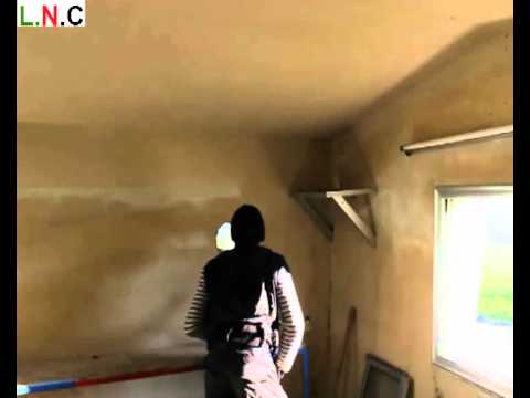 مرابطة أحد عناصر كتيبة الشهيد عبد الحكيم حجازي على تخوم قرية اليعقوبية في ريف جسر الشغور