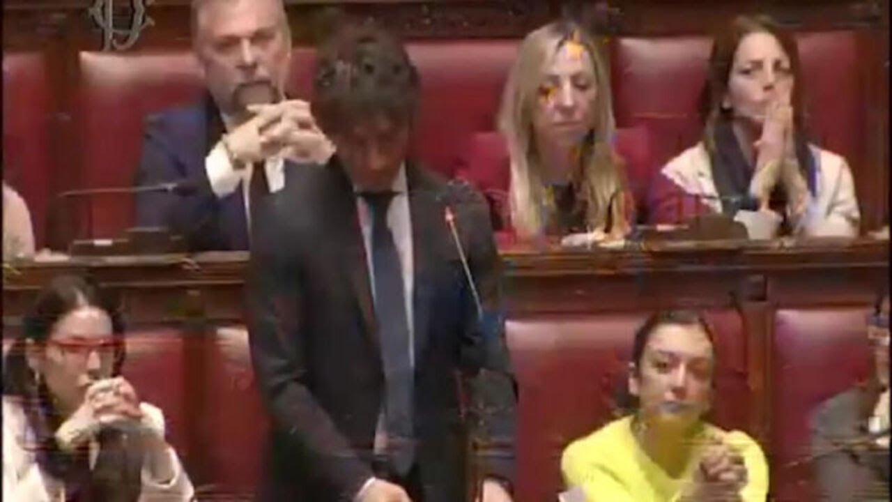 Bagarre in Aula, Bignami (Fdi) contro Conte: Va a pranzo con inviato speciale degli Usa