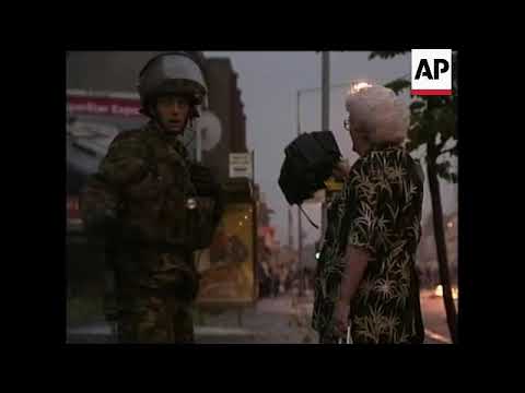 UK: N.IRELAND: BELFAST: VIOLENCE CONTINUES (V)