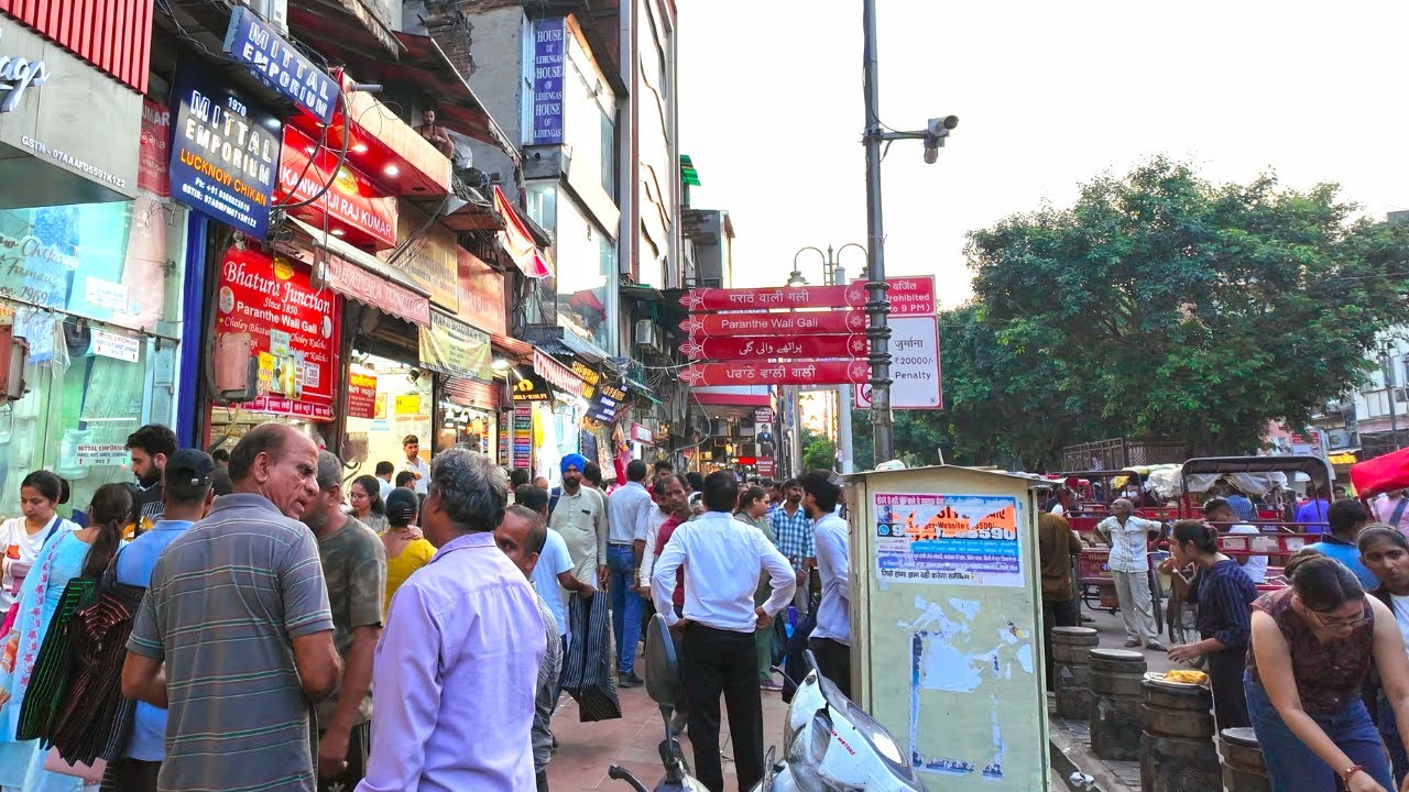 Immersive street-level walking tour through Delhi (Daily Life 23), India, showcasing authentic urban landscapes, local architecture, and the vibrant atmosphere of the city's neighborhoods