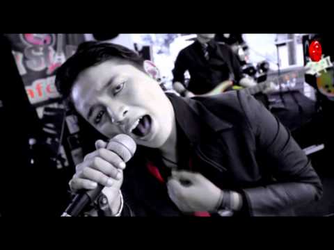 Glori Band - Maafkan Sahabat [Official Music Video HD]