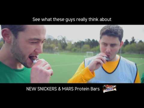 Football team tries NEW MARS & SNICKERS Protein Bars