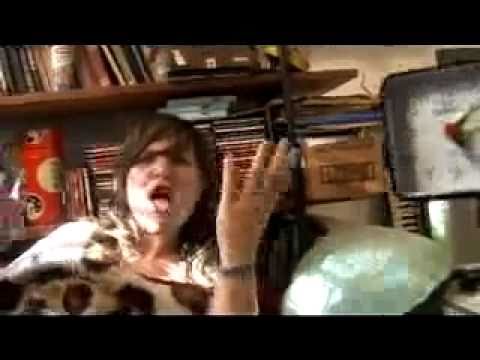 KUMBIA QUEERS  -  FERIADO NACIONAL