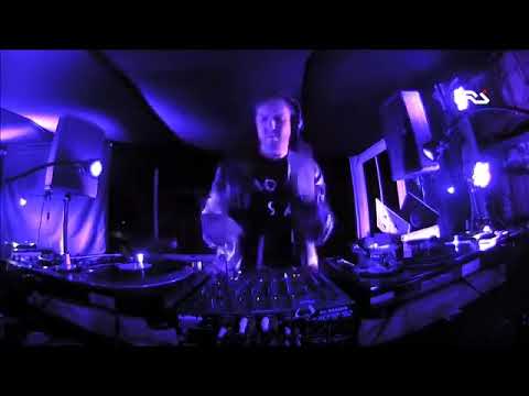 Maceo Plex playing TFHats - Binary Stars (Slaves of Sinus remix) @ Helsinki Flow Festival 2017