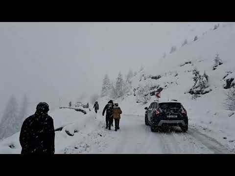 Blocaj pe TransBucegi in apropiere de Cabana Dichiu