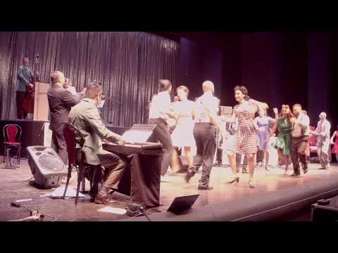 JUMPIN'UP Big Band - T'aint What You Do