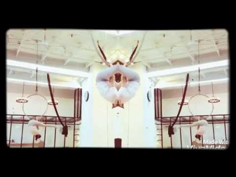 Aerial hoop: private class with KruPitchz (mirror version ...so funny 😆)