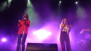 Ward Thomas - Cartwheels (HD) - G Live, Guildlford - 06.12.17