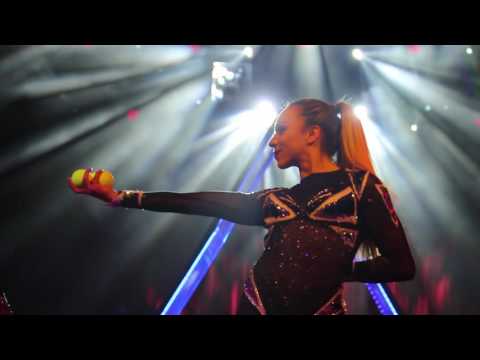 Luva Vazquez Bounce Juggling Act 2016