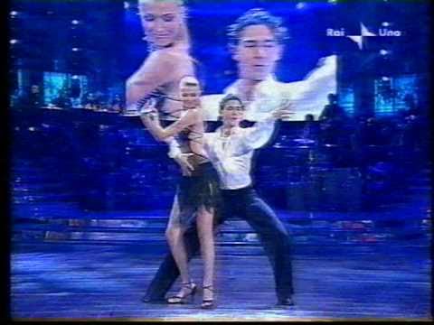 Cristina Chiabotto e Raimondo Todaro - Cha Cha Cha (26.11.05)