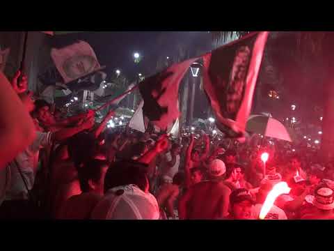 "serenata oriente petrolero 2016" Barra: Los de Siempre &bull; Club: Oriente Petrolero