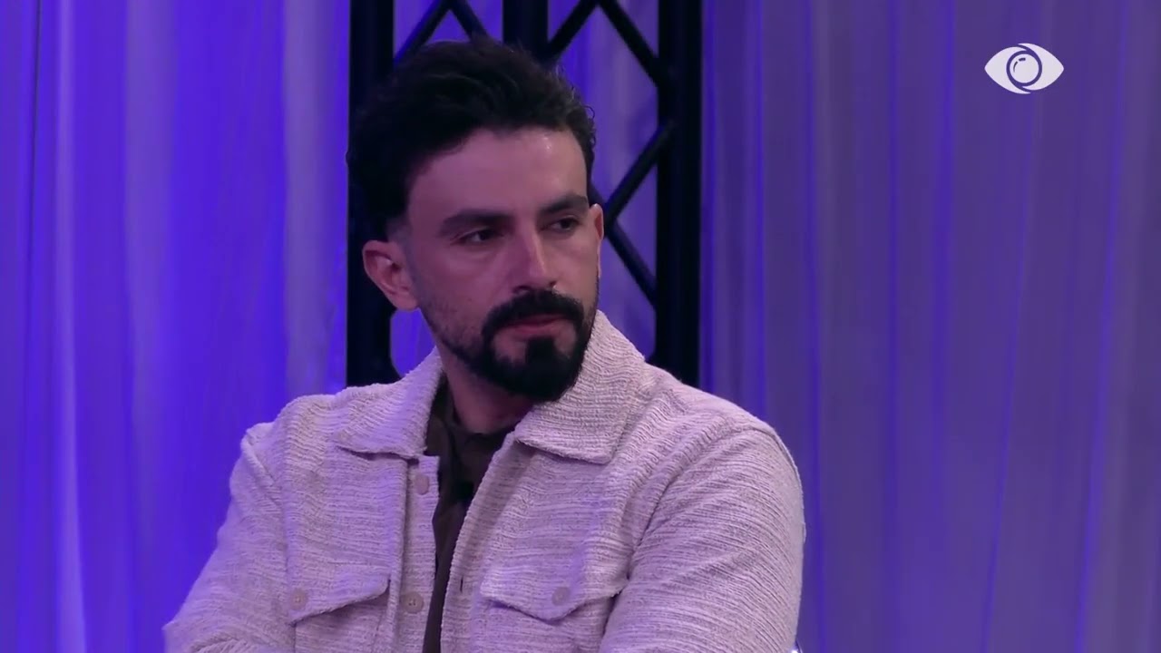 Vijon sfilata e modës/ Banoret parakalojnë gjithë stil në pasarelë, brohorasin djemtë