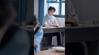 Download lagu Gadis cinta pada siswa miskin,siapa sangka sepuluh tahun kemudian dia jadi CEO terkaya!Memanjakannya mp3