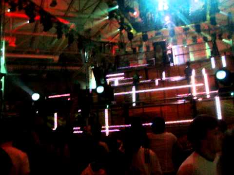 Eric Prydz @ Amnesia Moscow -  Kernkraft's Zombie Nation remix