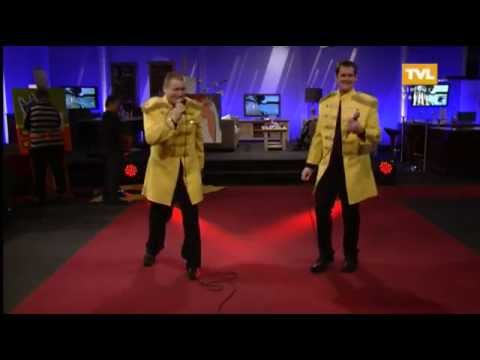 2 ongerein - Veur te fieeste maake we tied (live bie TVL televisie)