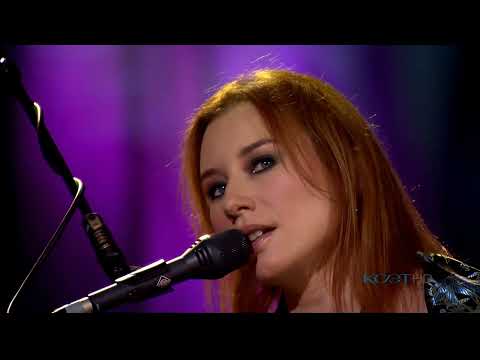 Tori Amos - Black Dove at PBS Soundstage  - Live in Chicago 2003  -  4K 60fps - Upscale