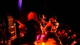 The Berzerker performing "Eye For An Eye" at the Hi Fi Bar, 27.10.07.