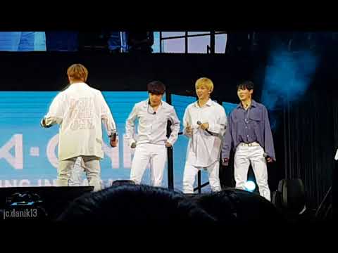 180114 Wanna One FM in Macau - using butt to write name - Sungwoon, Jihoon, Jisung, Jaehwan, Daniel