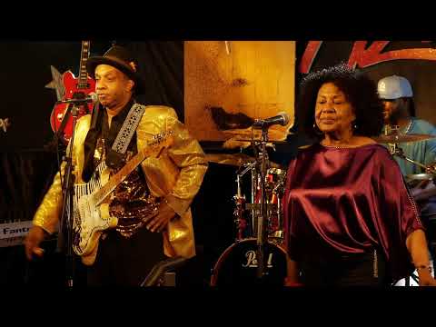 Vance "Guitar" Kelly and the Backstreet Blues Band :: Live at Rosa's Lounge