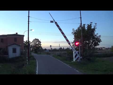Passaggio a livello di via Sganga in HD - Solarolo (RA) / Level Crossing / レベル交差