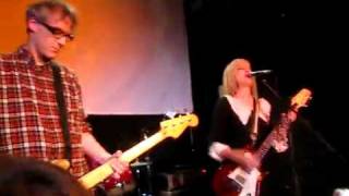 The Muffs "Sad Tomorrow" live @Bitte (Mi) 02-10-2010