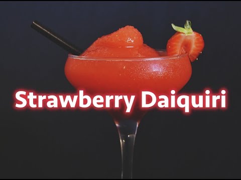 HOW TO MAKE A STRAWBERRY DAIQUIRI! (THE FROZEN ONE)