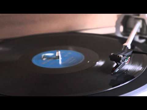 Jukebox Jonnie Plays: Trying To Get To You - Elvis Presley 1956 Original UK 78rpm Record