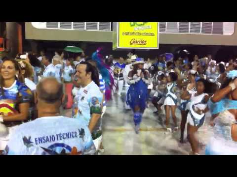 Ensaio Técnico 2013 - Beija-Flor - A força da comunidade